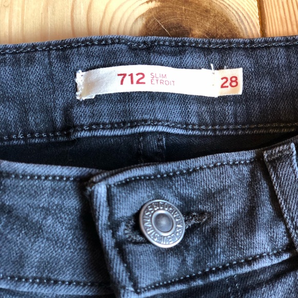 🌸NWOT Levi’s jeans 28 long - Picture 5 of 6